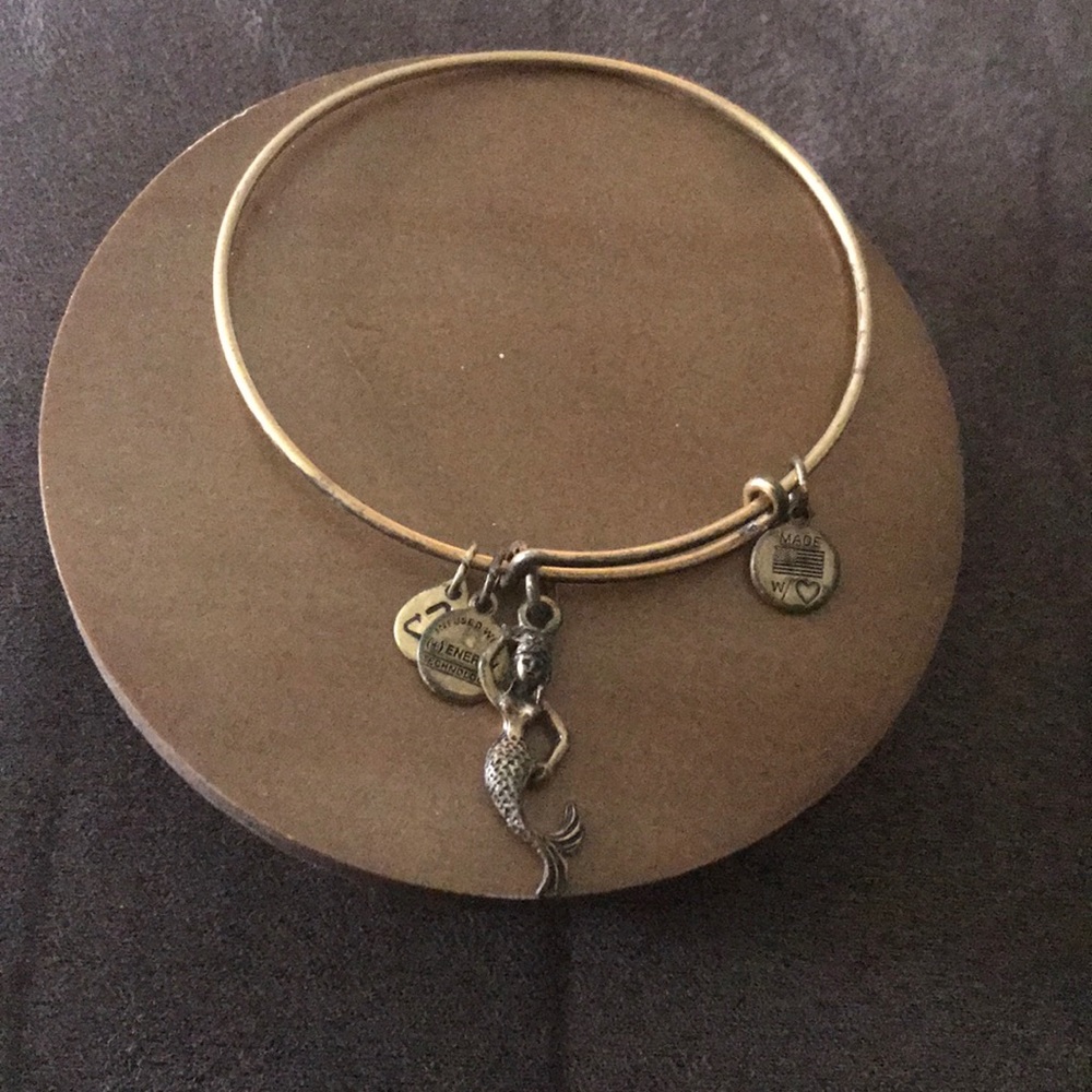Alex & Ani mermaid bracelet bangle 🧜🏼‍♀️